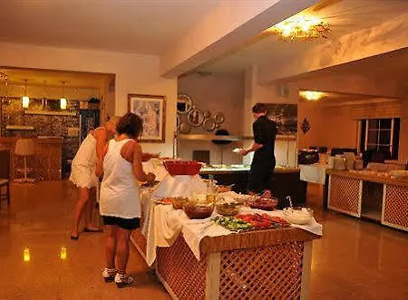 Nevada & אתר נופש 3*