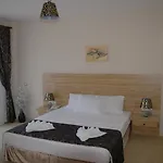 Nevada & אתר נופש 3*